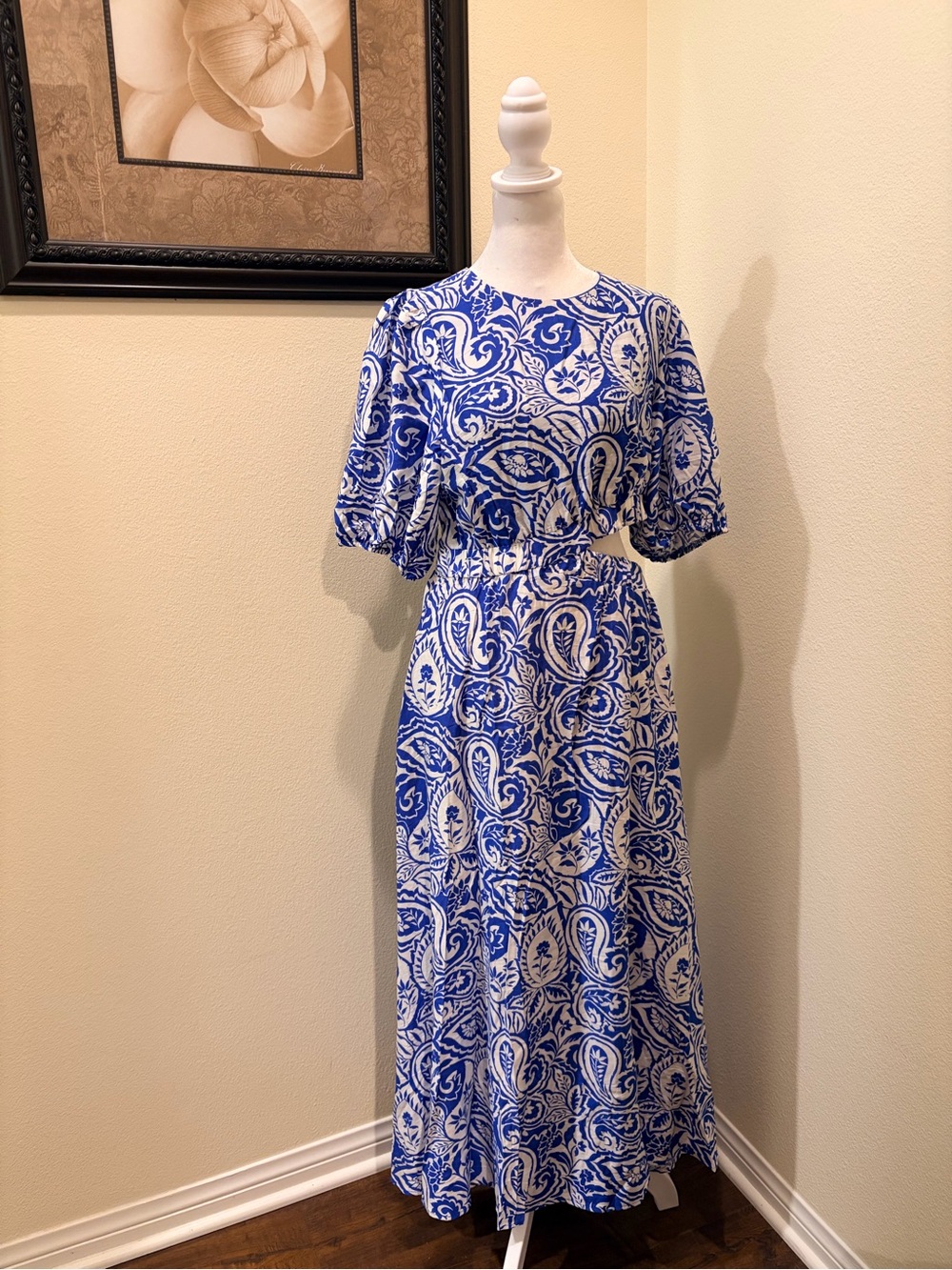 Meet Me in Santorini Blue & White Paisley Maxi  Dress, side pockets size M NWT